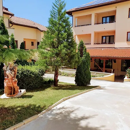 Asti Arthotel فندق