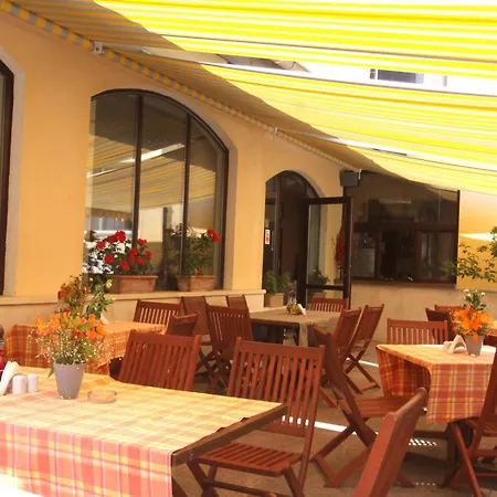 Asti Arthotel فندق