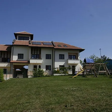 Asti Arthotel سينيموريتس