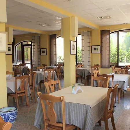 فندق Asti Arthotel