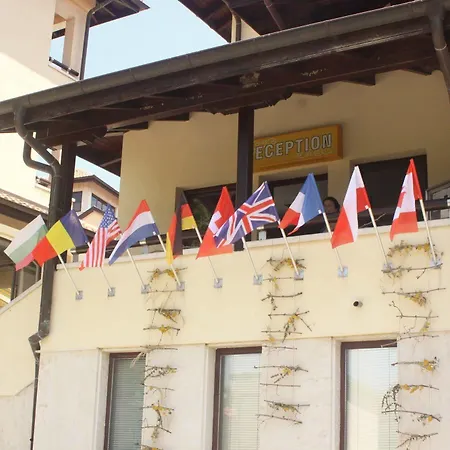 Asti Arthotel 3* سينيموريتس